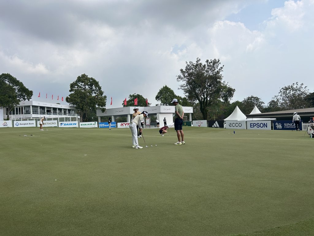 2026年Honda LPGA Thailandでパッティング練習をするJeeno Thitikul